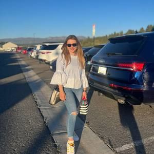 Meet your Posher, Mima